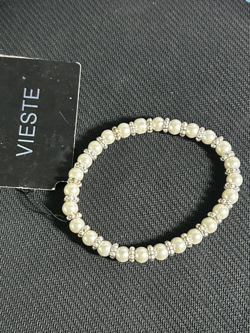 VIESTE JCPenney Faux Pearl Silvertone Beaded Stretch Bracelet NWT